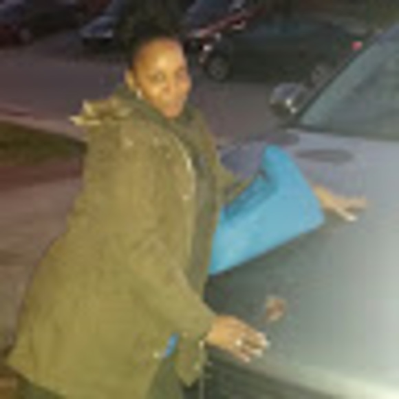 Meet your Posher, Pru - Picture 1 of 1